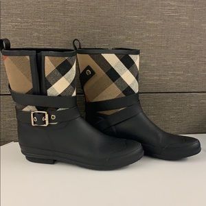 Burberry Rain Boots w/Box